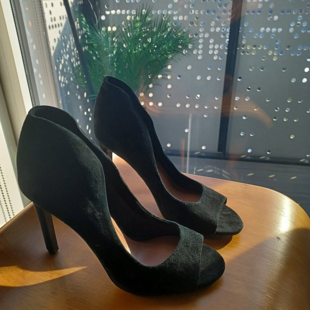 Vince Camuto "Karolynn" Heels Size 8